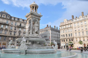 Гостиница Mercure Lyon Centre Beaux-Arts  Лион